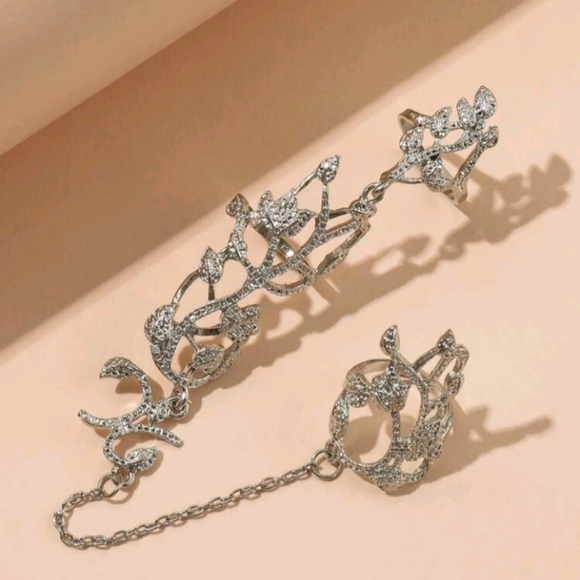 Silver Flower Jointed Chain Rings! - Picture 2 of 6